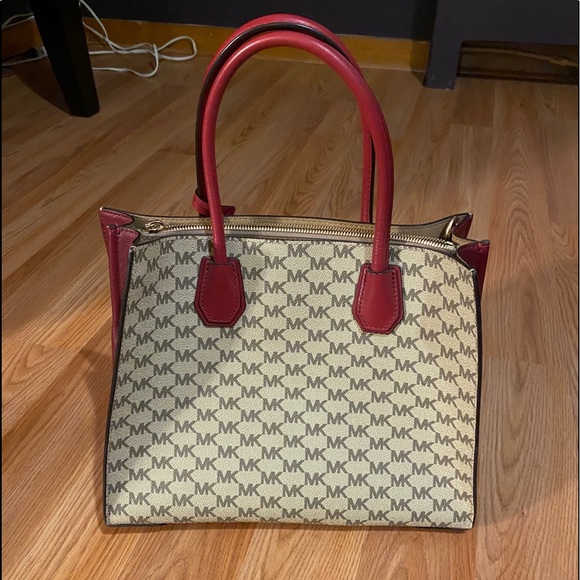 Michael Kors Handbag - Picture 3 of 8